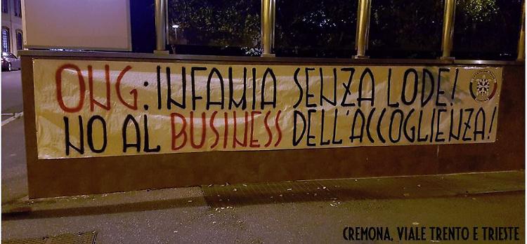 CasaPound, "Chi difende le Ong si schiera con i trafficanti"