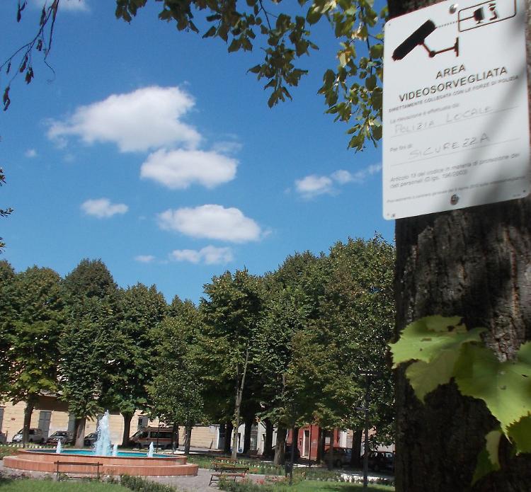Vandali individuati con le telecamere e multati