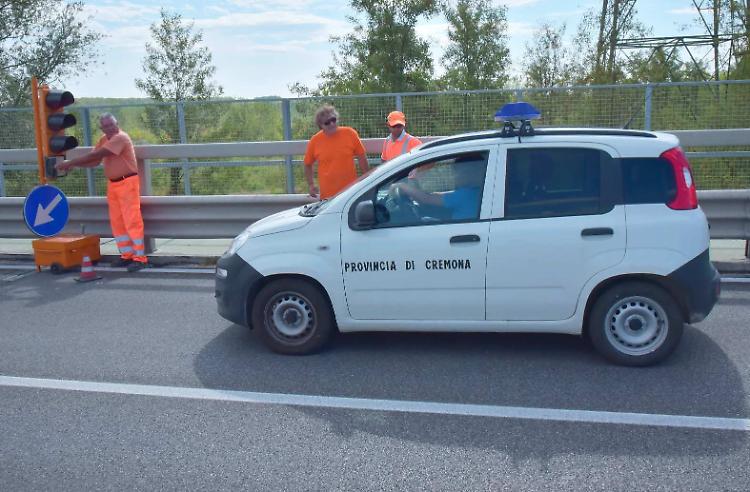 Ponte di Po chiuso al traffico