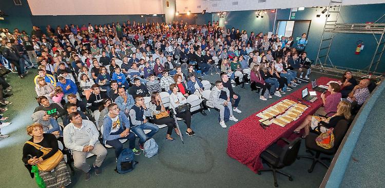 Prima campanella, inizia la scuola per 8.821 studenti