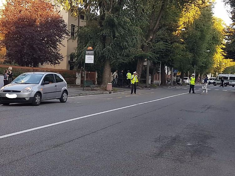 Pedone investito lungo via Giuseppina: è grave