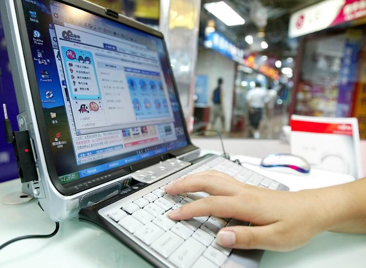 Comuni online, tutti i certificati scaricabili dal computer di casa