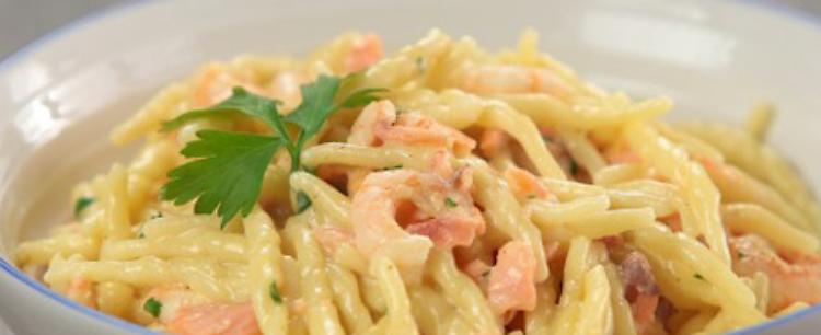 LA RICETTATrofie al salmone e zenzero