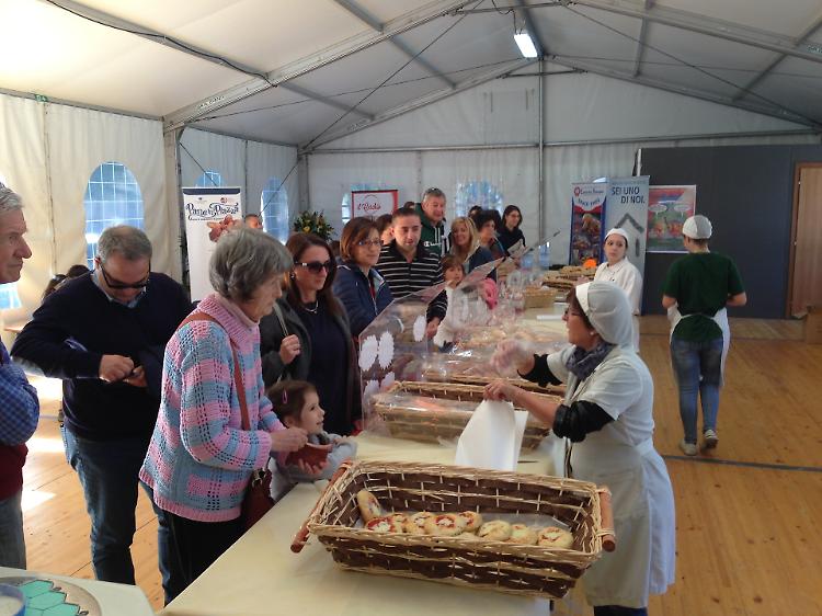 Pane in piazza, assalto per il gran finale