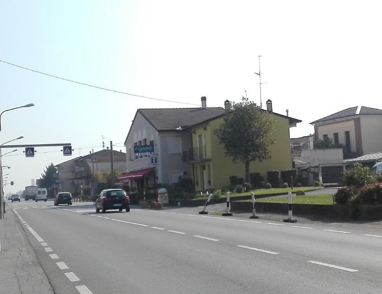 Ladri in azione in pieno giorno: un colpo a segno e uno fallito