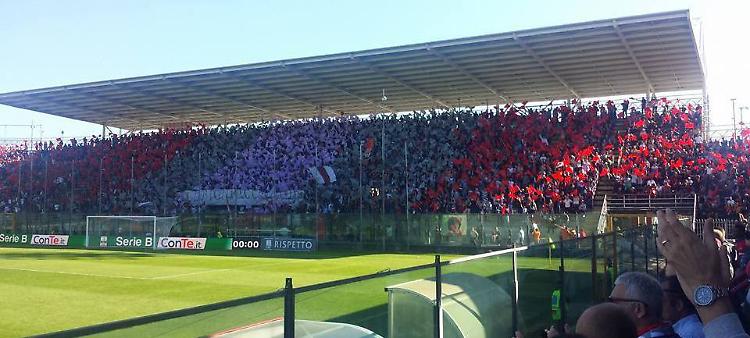 Stadio senza barriere, ultras e polizia 'alleati' contro la violenza