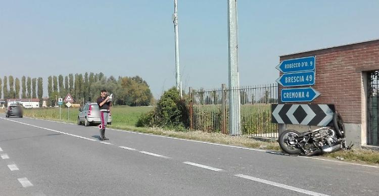 Incidente sulla via Brescia, motociclista in ospedale