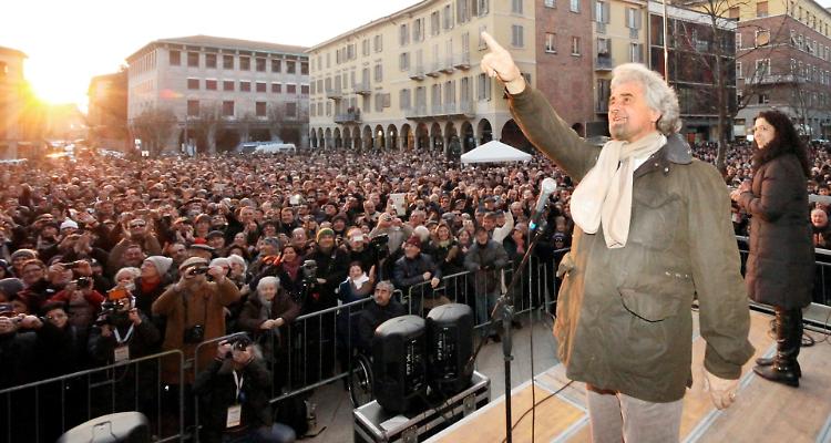 Caos 5 Stelle, consumata la scissione: ora due gruppi rivali e due portavoce