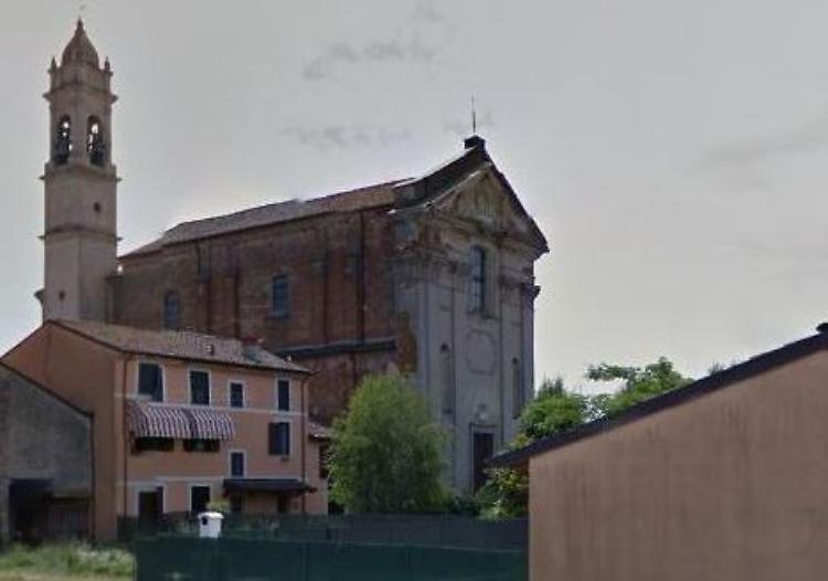 Torna a casa dalla chiesa, 78enne faccia a faccia coi ladri