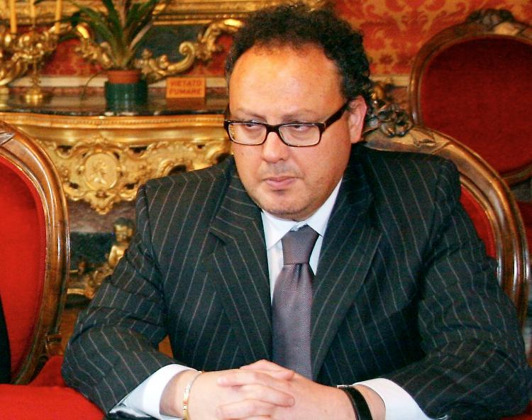 Segretario generale, i saluti di Criscuolo: in Comune arriva di Girolamo