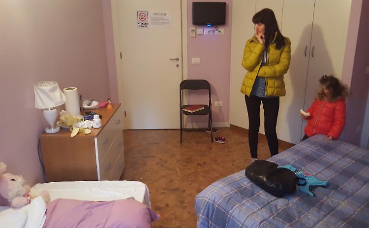 Le famiglie sfollate: "Senza casa e senza certezze"