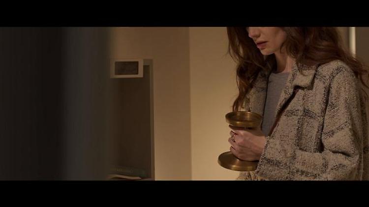 Se l'armadio è per nascondersi: nello spot Ikea la paura delle donne vittime di violenza