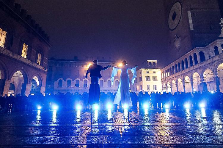 Festa del Torrone: piove ma lo 'spettacolo' va avanti