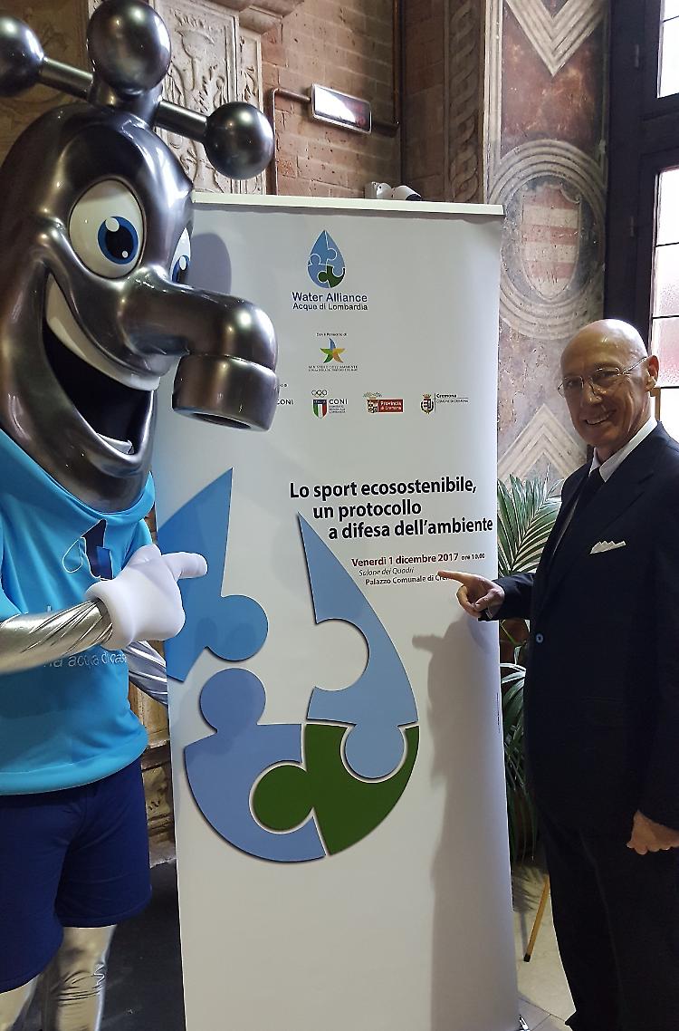Via la plastica dallo sport, intesa per salvare il pianeta