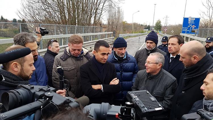 Ponte ko, Luigi Di Maio al presidio del M5S
