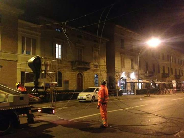Addio alla rete dei filobus, via i fili in viale Po