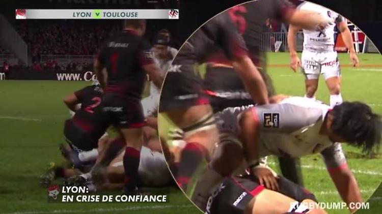 Rugby, il fair play è da premio: il giocatore si infortuna e l'avversario lo protegge col corpo