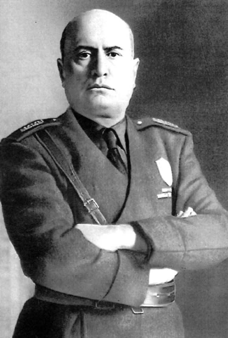 Mussolini cittadino onorario -  I comuni furono obbligati a farlo