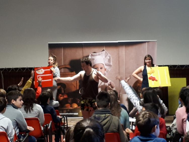 La media Virgilio a teatro... in inglese