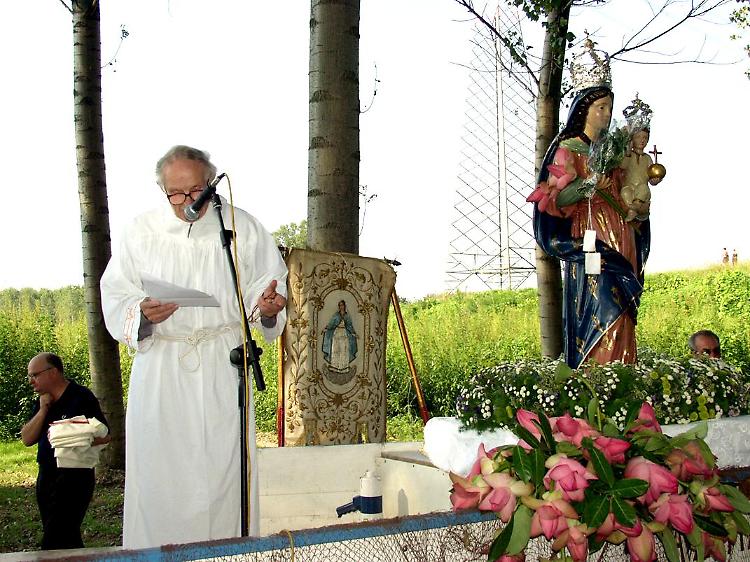 Addio a don Aldo Grechi,  inventore della processione di Brancere