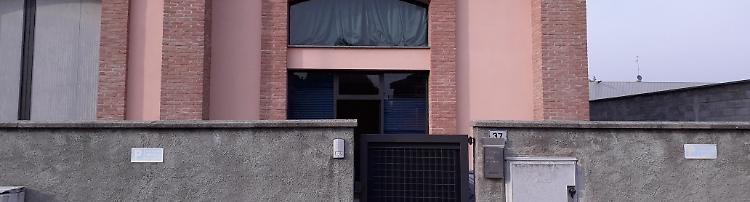Capannone degli islamici, Comune: 'La proprietà chiarisca'