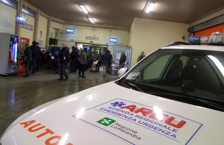 Fuori strada nella notte, in ospedale un 45enne