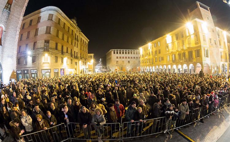 Il 2018 nascerà in piazza