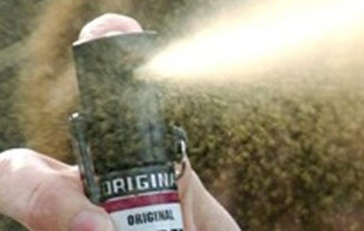 Vigili, manette e spray urticante per gli agenti sulla strada