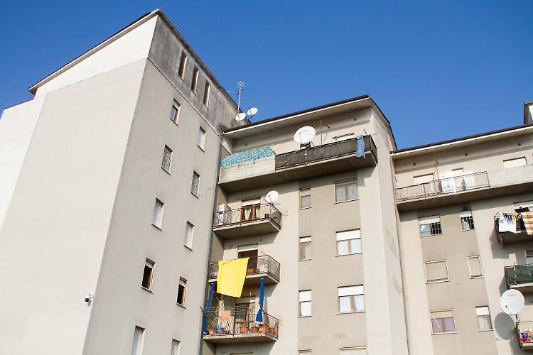 Uccise moglie e bimbo, si impicca in cella