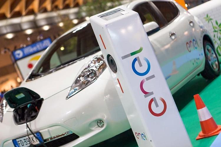 Cremona aderisce al piano Enel per le colonnine di ricarica
