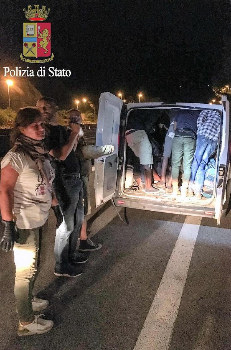 traffico profughi