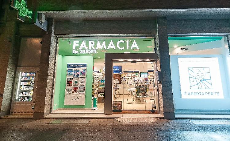 Rapina in farmacia, fermati due sospetti. Posizioni al vaglio