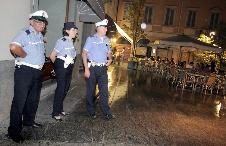 Bottiglie e lattine al bando nel cuore della 'movida'