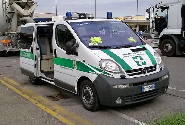 Quasi assiderato, minorenne salvato dal vigile
