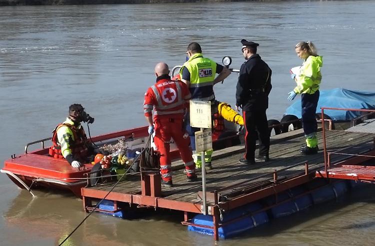 Ripescato il cadavere di uomo nel Po