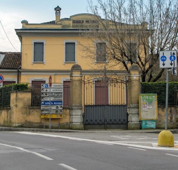 Furto alla materna, ladri beffati: il computer rubato è guasto