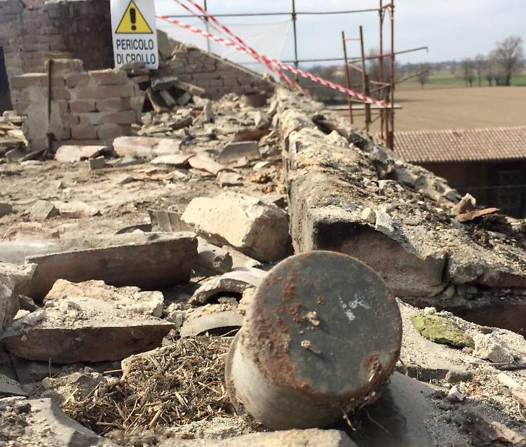 Dopo i lavori, spuntano dal tetto bombe e proiettili