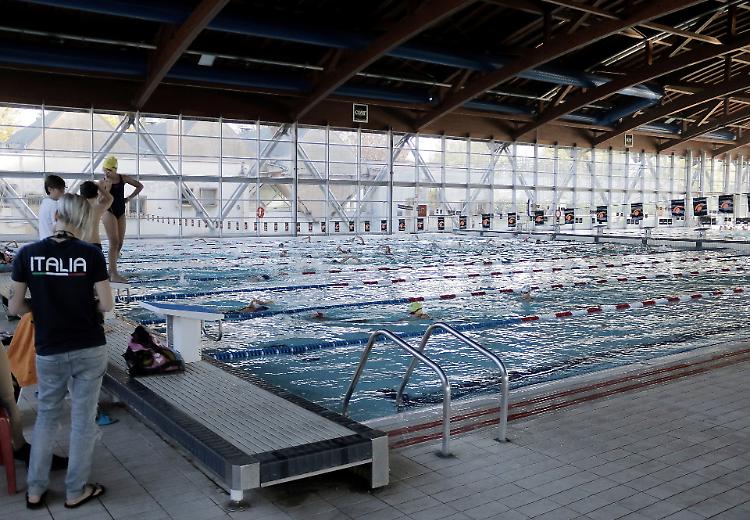 Blackout e chiusura della piscina, Sport Management: 'Bolletta non pagata recapitata al vecchio gestore, noi parte lesa'