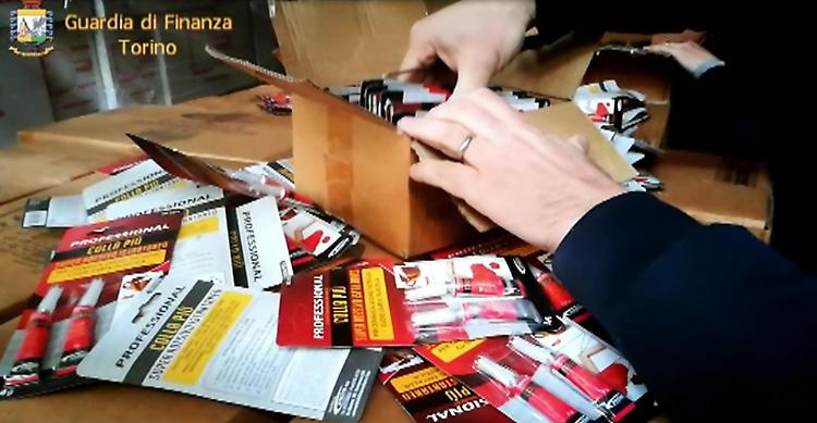 Colla cinese nociva, denunciato imprenditore