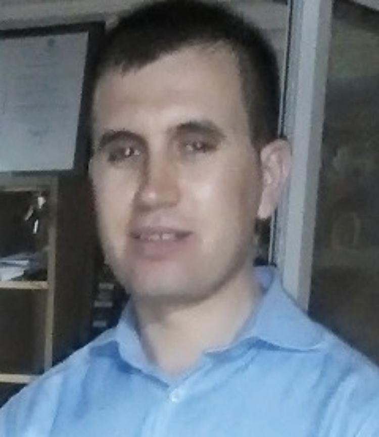 Aziz contro l&rsquo;ex moglie: &laquo;Ha abbandonato nostro figlio&raquo;