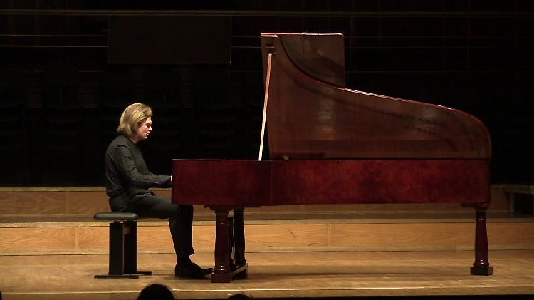 Al Teatro Comunale il pianista russo Dmitry Ablogin