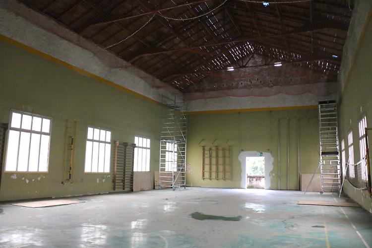 Risanamento della palestra alla scuola Stradivari