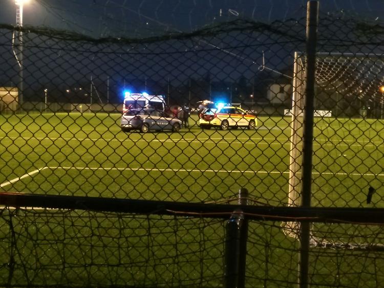 Calciatore 14enne si accascia in campo, salvato da un medico cremonese e dal defibrillatore