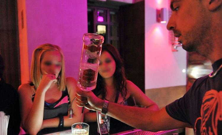 Alcol e sigarette ai minori. Esplode la rabbia dei genitori