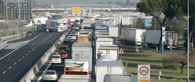 Autotraporto, in provincia perse 300 imprese in 10 anni