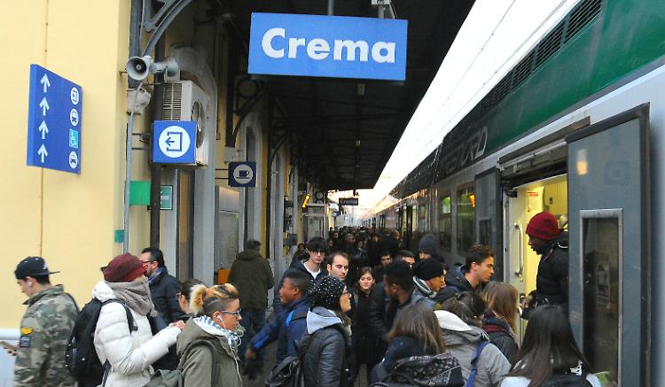 Studenti 'appiedati', cancellato il 10453: nessun bus sostitutivo