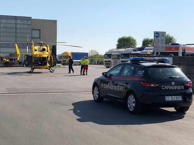 Dodicenne investito da un'auto