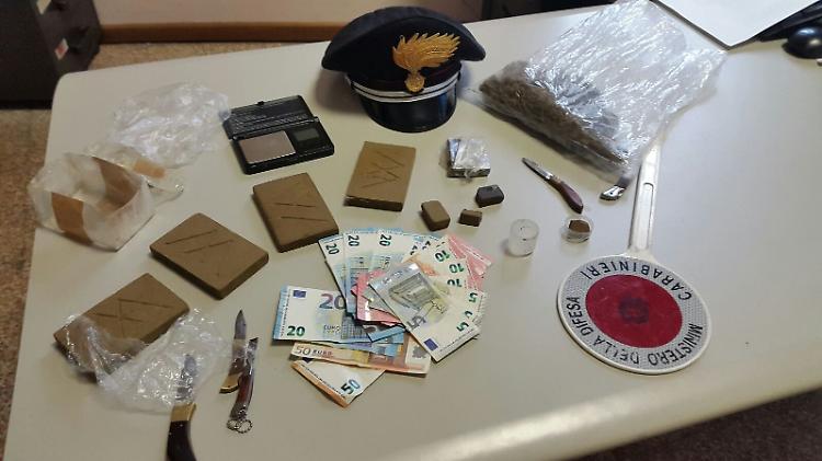 Blitz dei carabinieri, un arresto e 600 grammi di droga sequestrata
