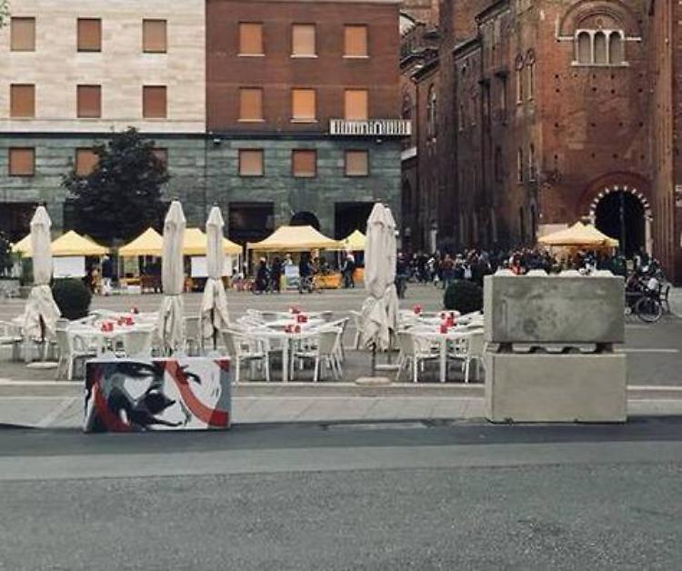 Anti-terrorismo,  blocchi trasformati in opere d'arte