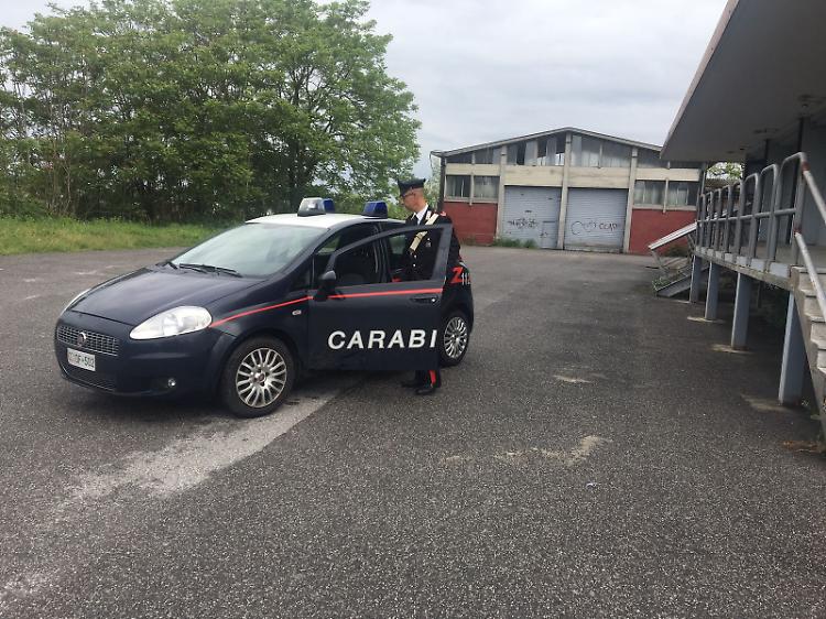 'Ti ho incontrato nel parcheggio a luci rosse', minacce al sagrestano